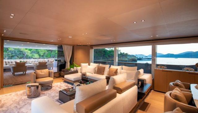 VERVEINE yacht charter 4