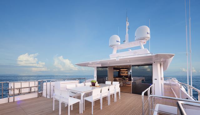 DREAMS IV yacht charter 3