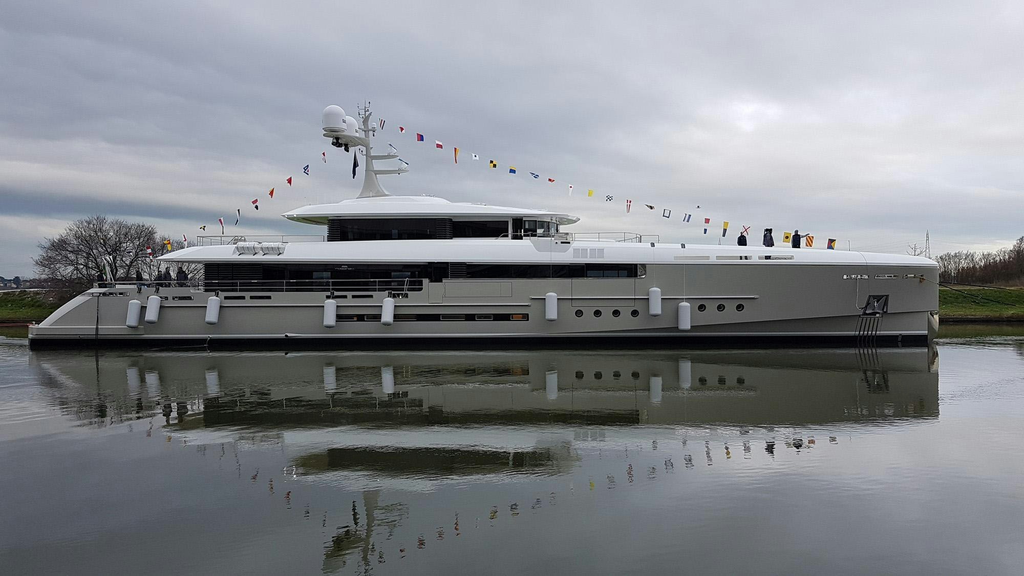 ENDEAVOUR 2 yacht charter 2