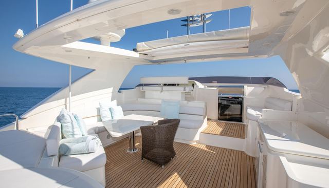 MAXI BEER yacht charter 3