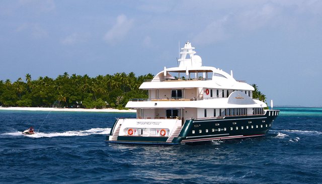 DHAAINKAN'BAA yacht charter 5