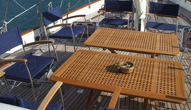 MI REINA yacht charter 3