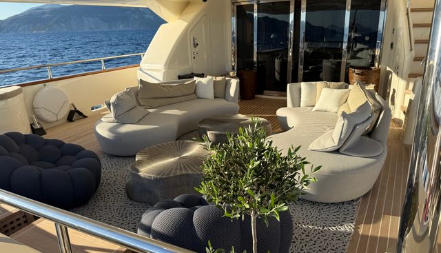 BUNKER yacht charter 5