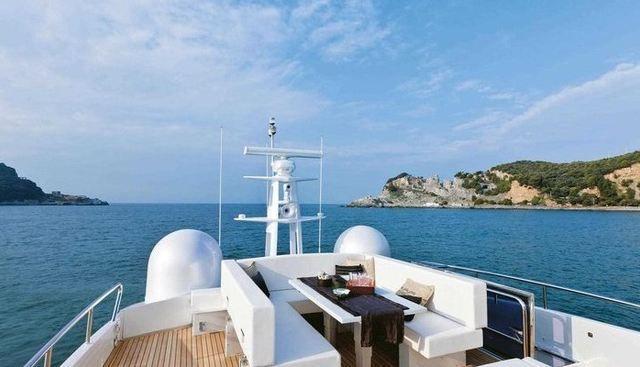 DORIS V yacht charter 5