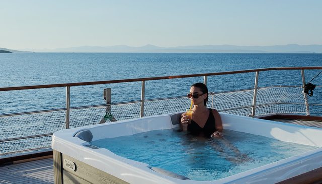 CATALEYA yacht charter 3