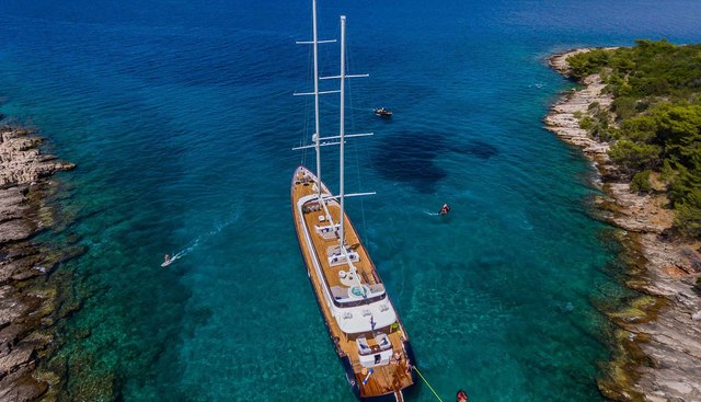 CLASE AZUL yacht charter 5