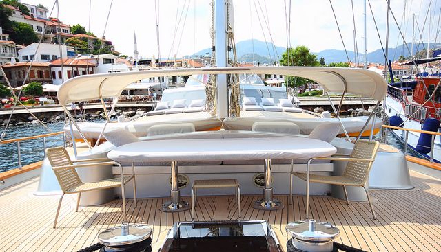 SILVER MOON yacht charter 5