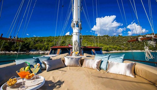 NOSTRA VITA yacht charter 3