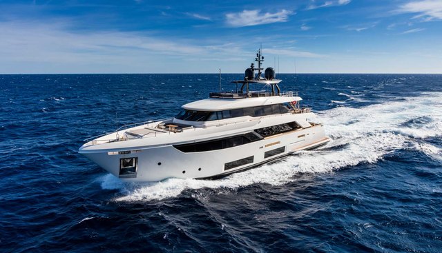 UPSTREAM yacht charter 3