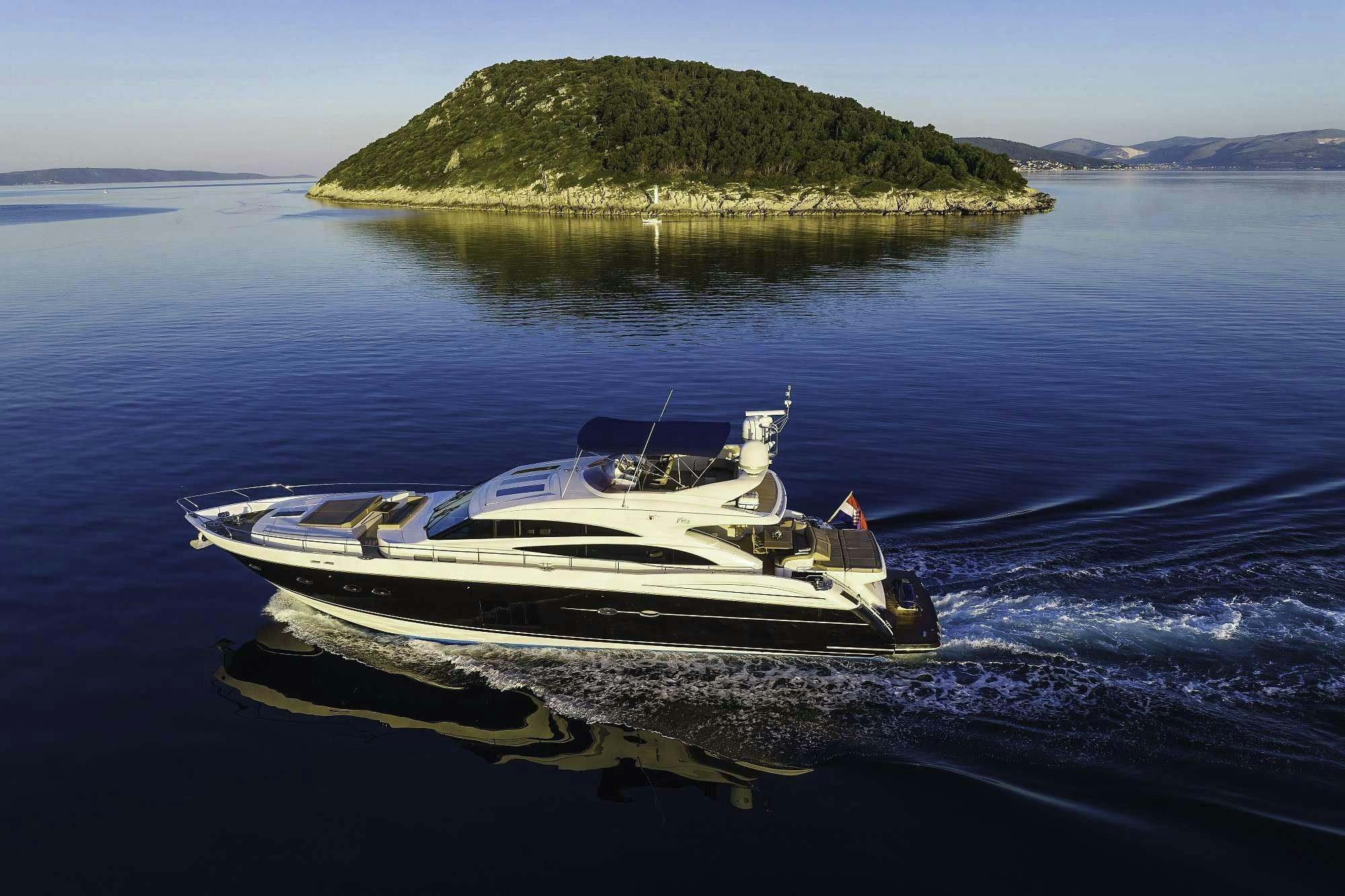AGAVE yacht charter 2