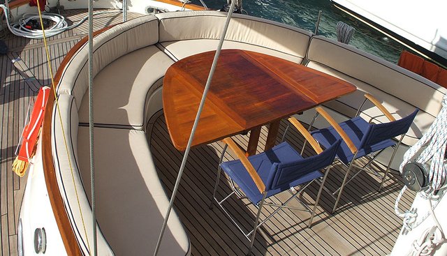 MI REINA yacht charter 2