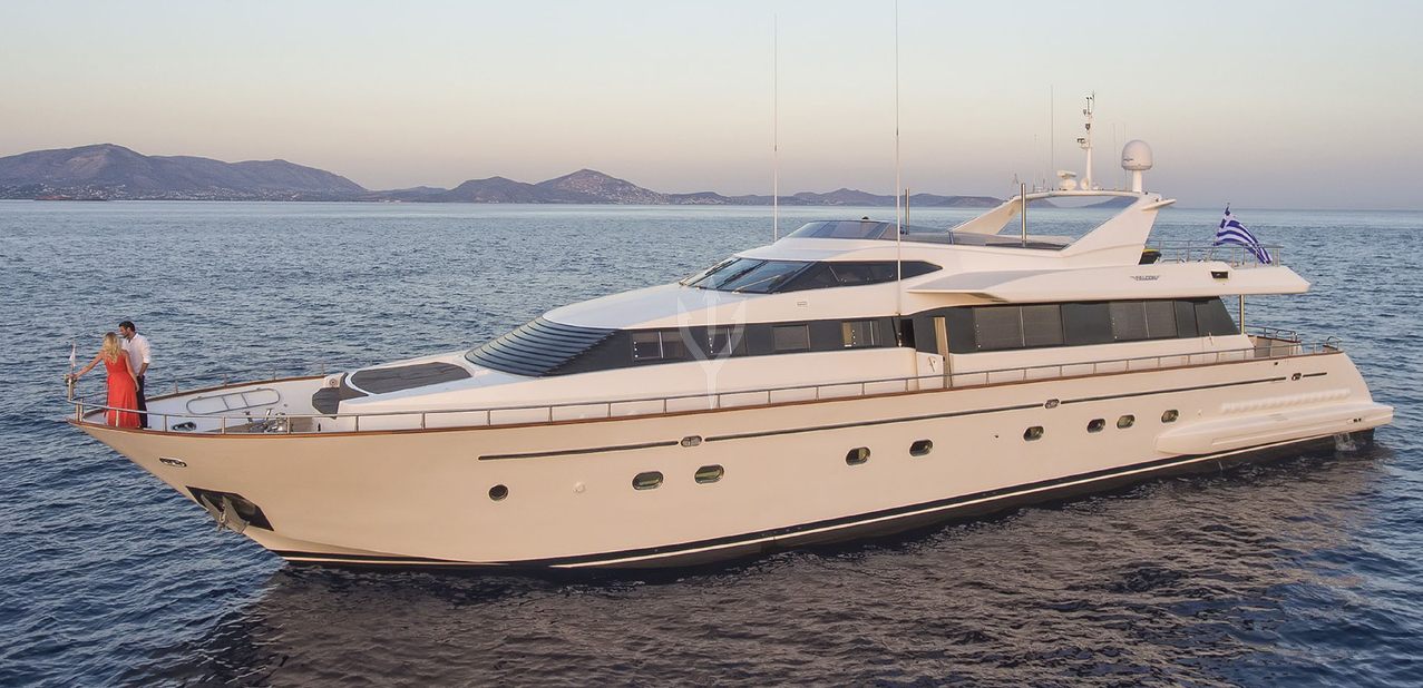 MANTRA YACHT CHARTER yacht charter