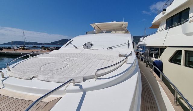 RED ROSE yacht charter 3