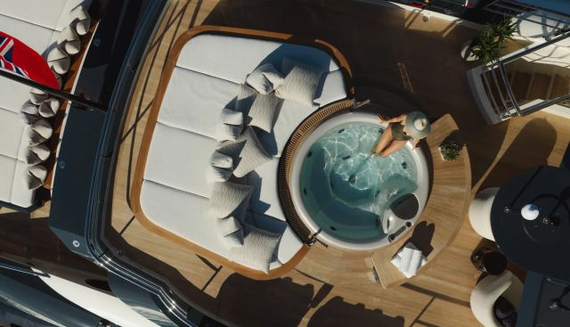 THUNDER yacht charter 5