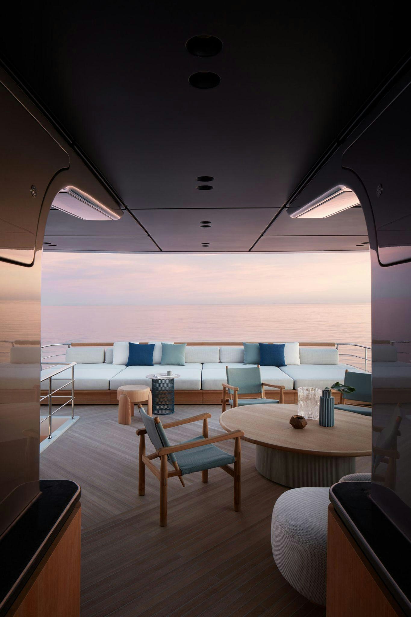 AKIRA yacht charter 4