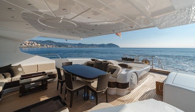 BLUE AZUR yacht charter 4