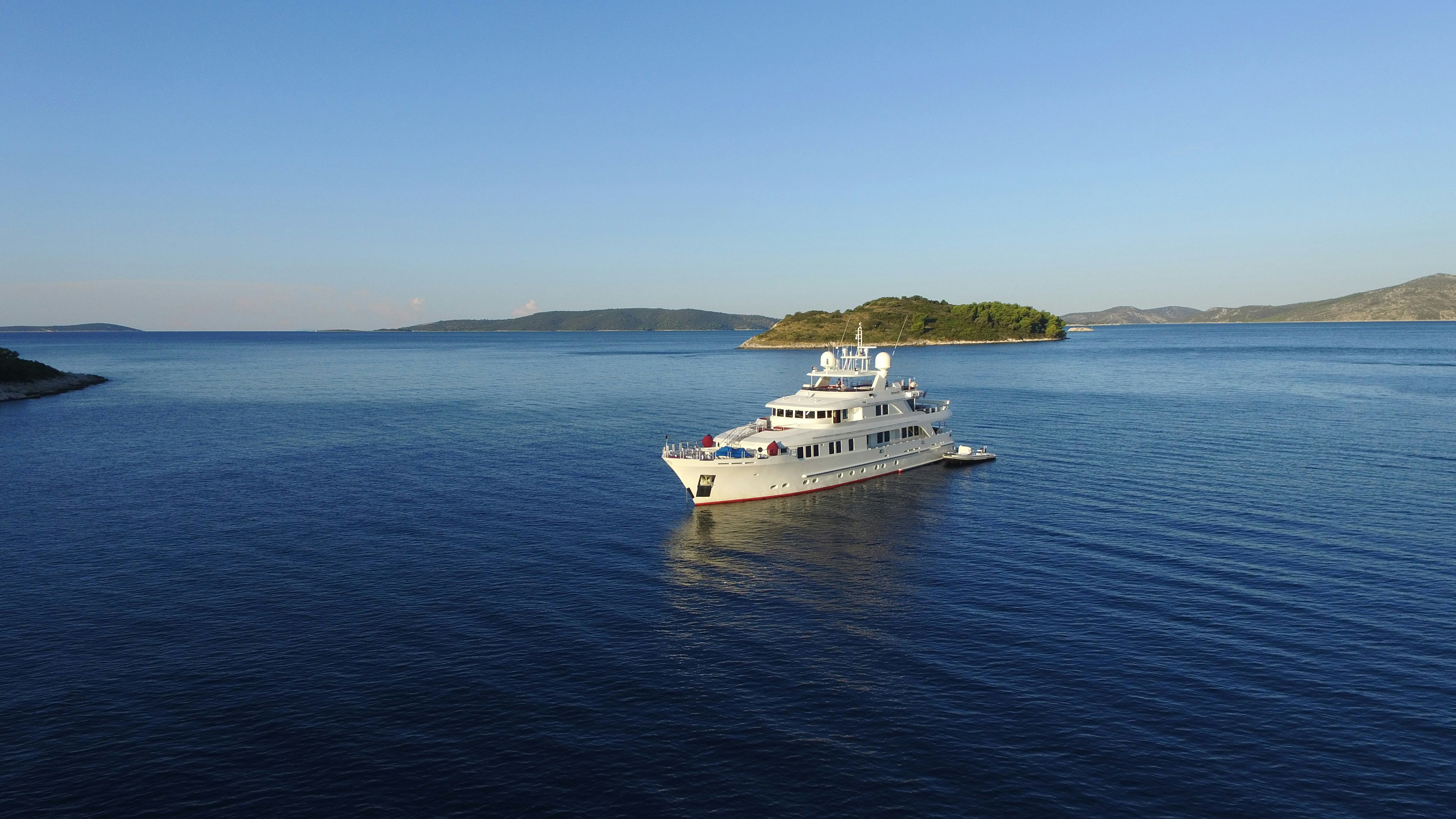 METSUYAN IV yacht charter 2