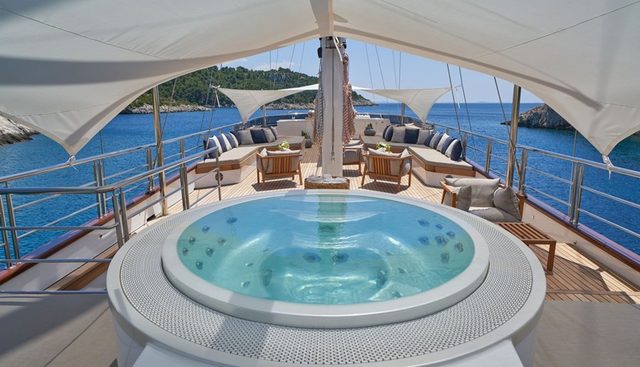 MARALLURE yacht charter 3