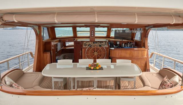 SEA BREEZE yacht charter 5