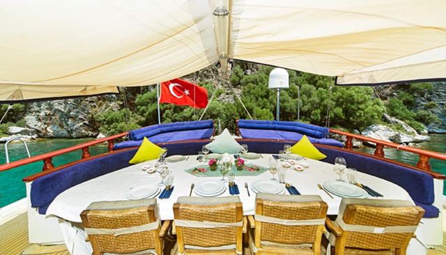 PERLA DEL MAR II yacht charter 5