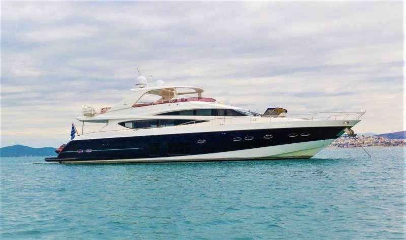 4 LIFE yacht charter 2
