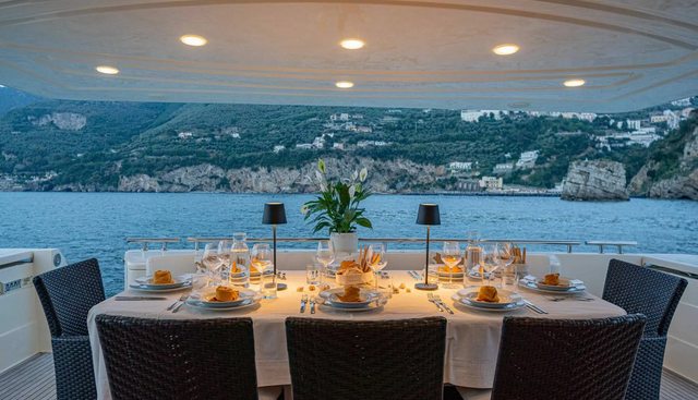 PAMPERO yacht charter 5