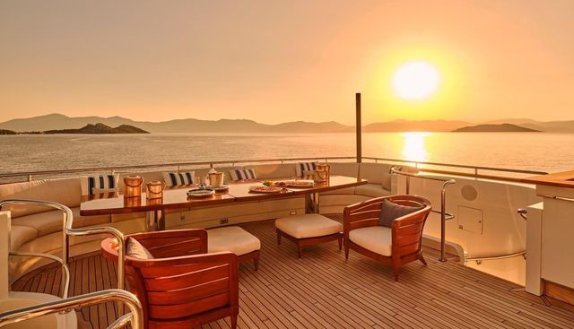 ARTEMISEA yacht charter 4