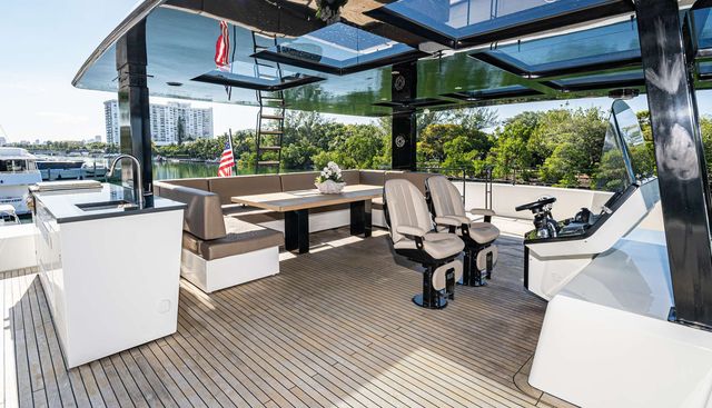 ISLAND MAJESTY yacht charter 3