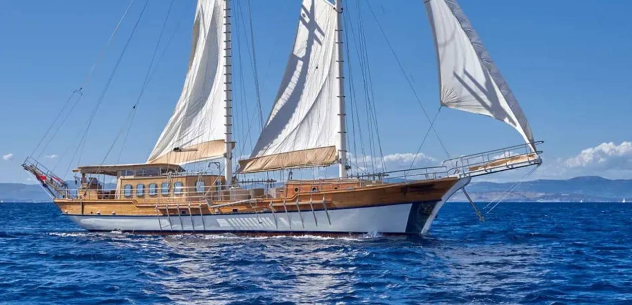 ALLURE E YACHT CHARTER yacht charter