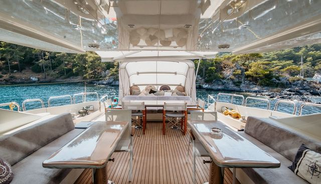 SOMAFIX yacht charter 5