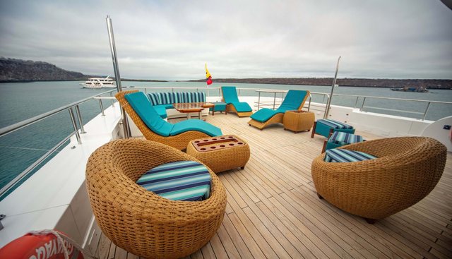 GRAND DAPHNE yacht charter 4