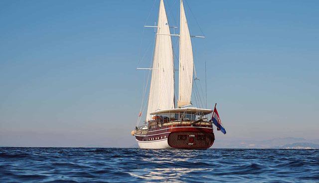 LINDA yacht charter 5
