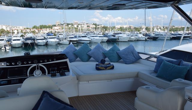 RAY 3 yacht charter 5