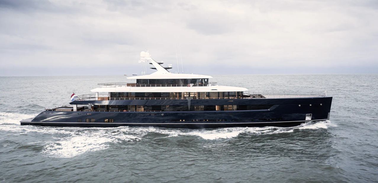 LES CINQ YACHT CHARTER yacht charter
