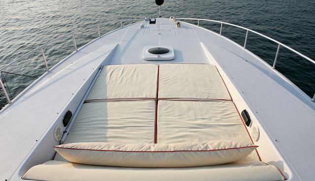 LUCE ONE yacht charter 3