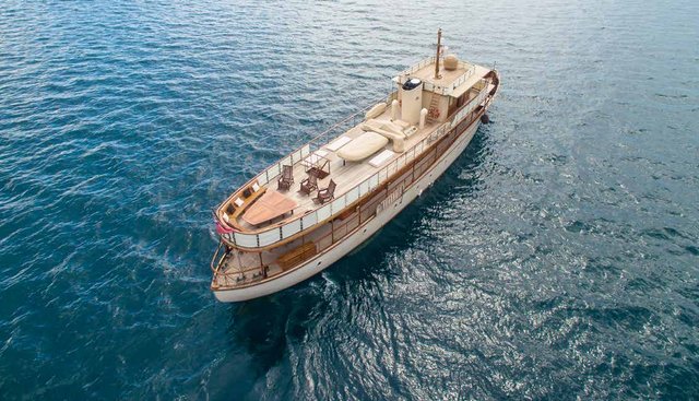 OVER THE RAINBOW OF LONDON yacht charter 3
