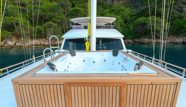 BELGIN SULTAN yacht charter 3