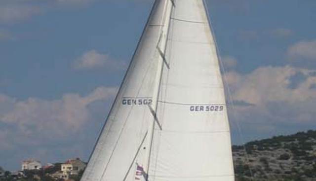 TIGA BELAS yacht charter 5