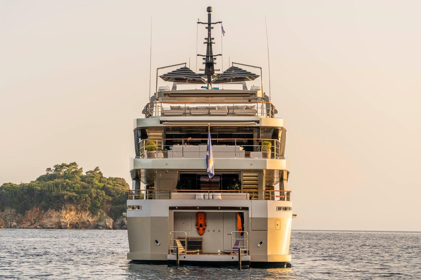 MAVERICK yacht charter 2