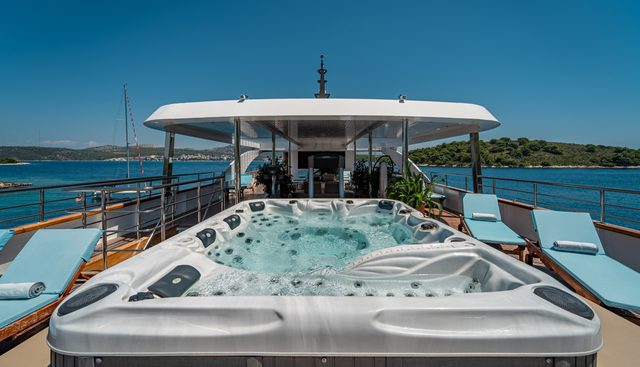RIVA yacht charter 3