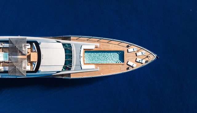 DB9 yacht charter 3