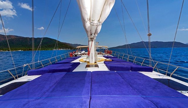 PERLA DEL MAR II yacht charter 3