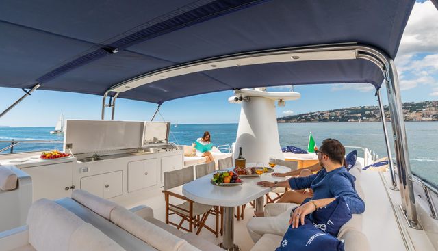 SHANGRA yacht charter 4