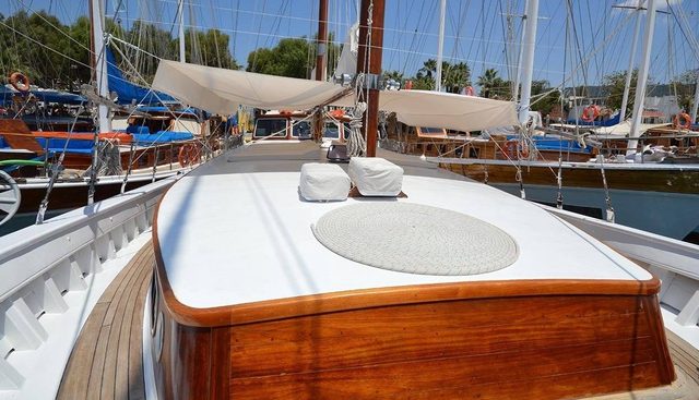 STELLA QUEEN yacht charter 5