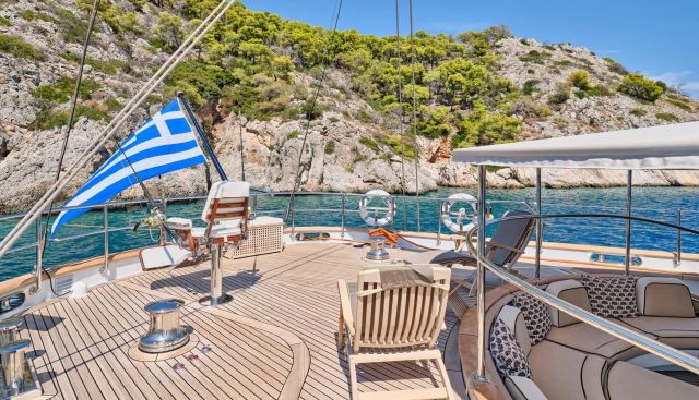ALMYRA II yacht charter 3