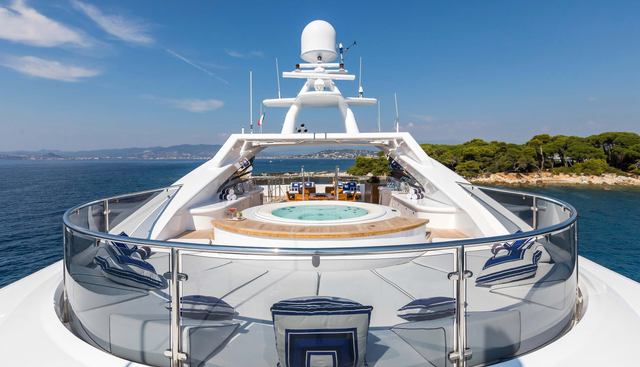 LA TANIA yacht charter 3