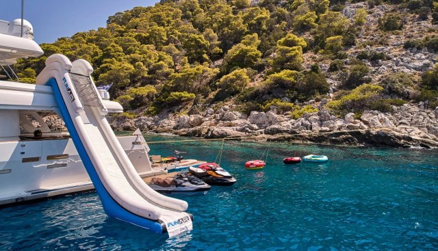 DALOLI yacht charter 5