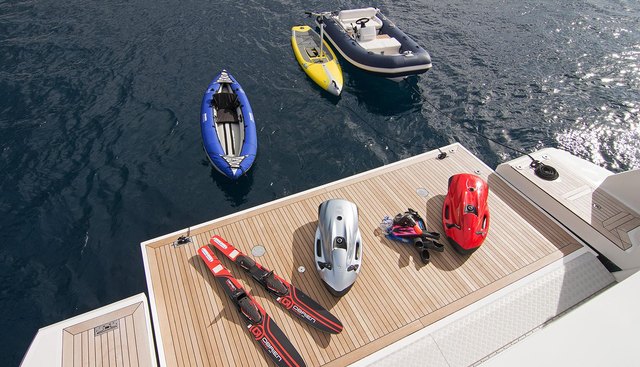 MEMORIES TOO yacht charter 5