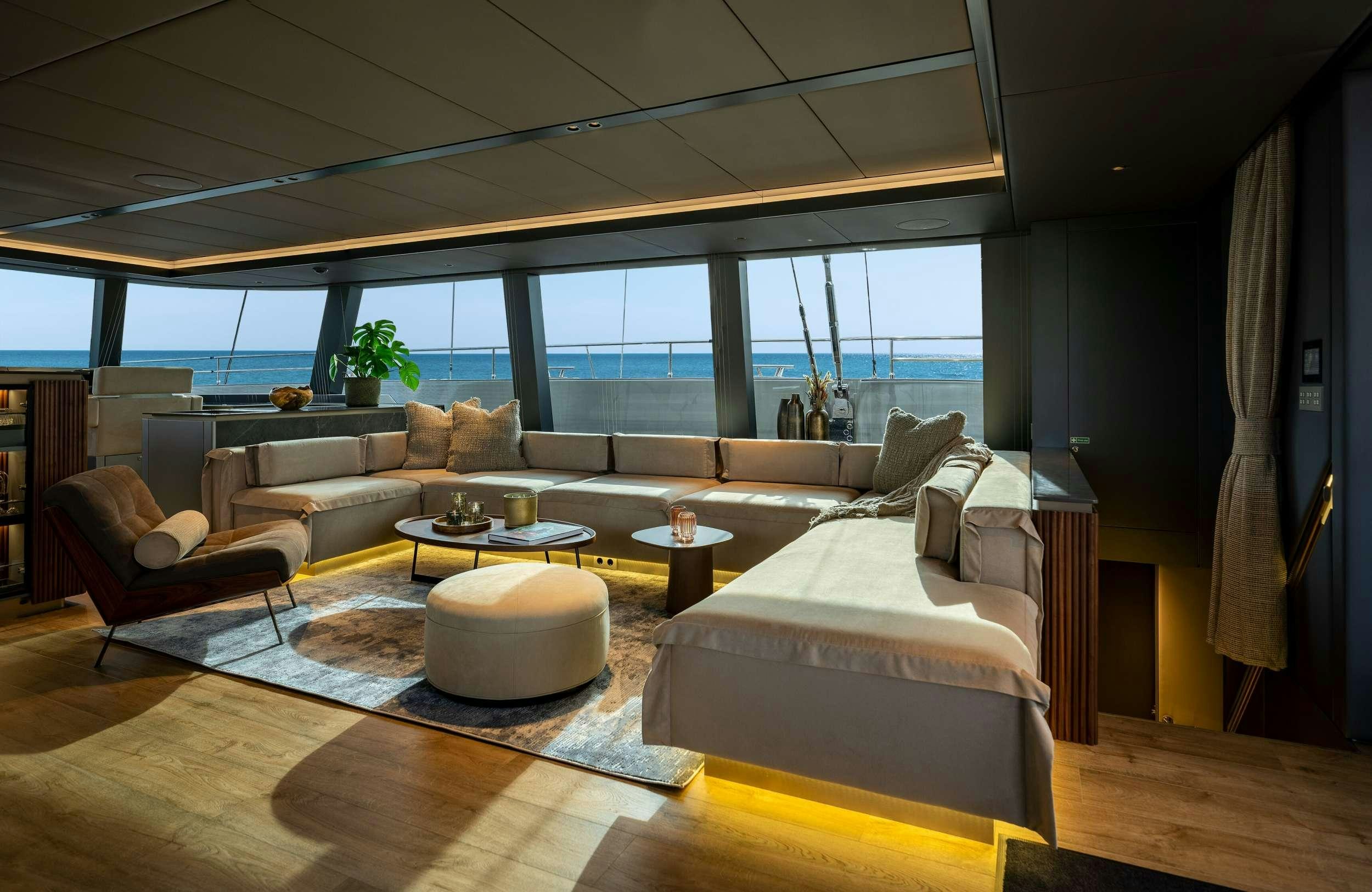 VIVA LA VIDA yacht charter 3