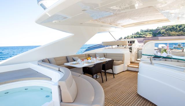 ROBUSTO yacht charter 4